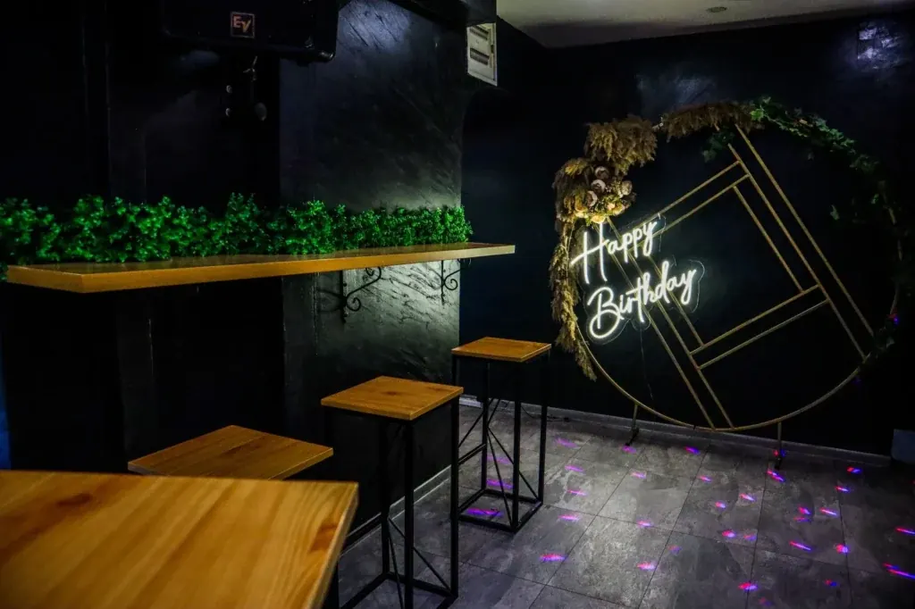 Prostor za proslave do 30 ljudi u Beogradu – Klub Favorit